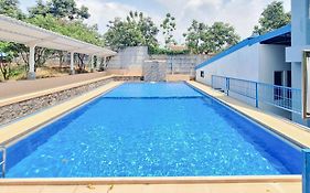 OYO 3165 Papa Kana Farm